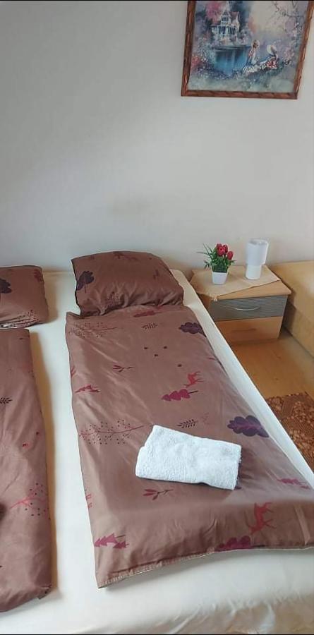 Visszavar-Lak Privat Berlemeny Badacsonytomaj Exterior photo